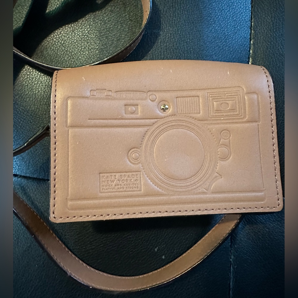 Kate Spade NWOT Pocomo Gwen Mini Camera Crossbody